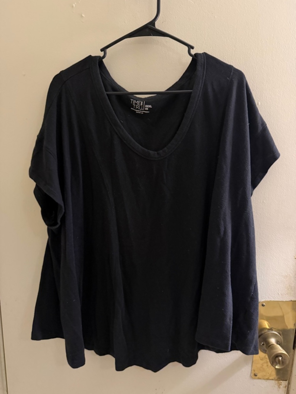 Time and Tru Black V-Neck Short Sleeve Drapey Tee